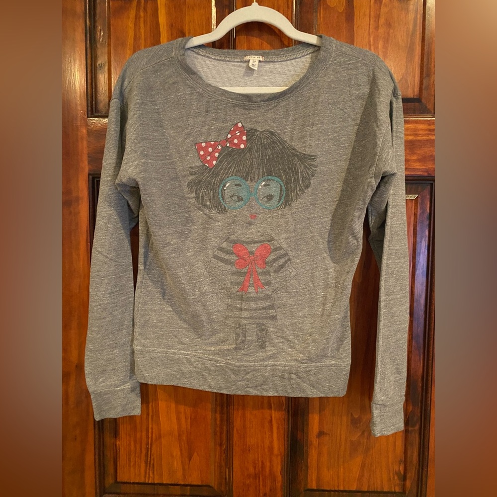 Forever21 F21 I LOVE H81 Heather Gray Long Sleeve Shirt Parisian Girl Graphic S